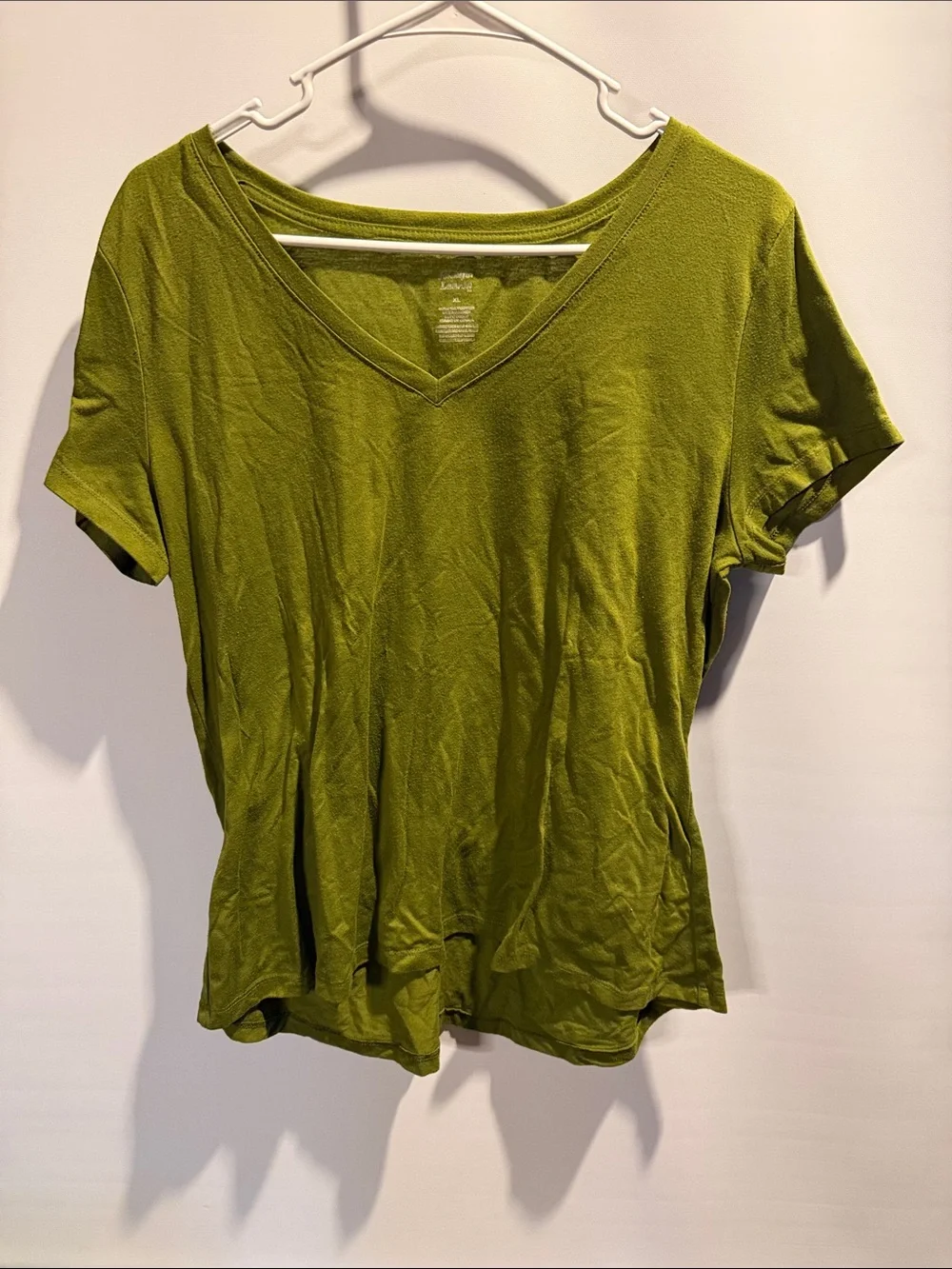 Jennifer Lauren Women’s V-Neck Short Sleeve Top in Olive Green Size: XL